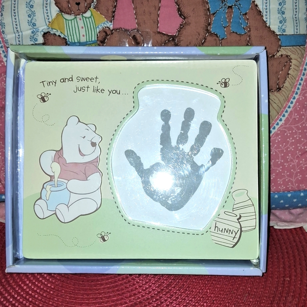 NWT,Winnie the Pooh,Baby/Small Child,Photo Frame:"Tiny & Sweet just like you"🧸